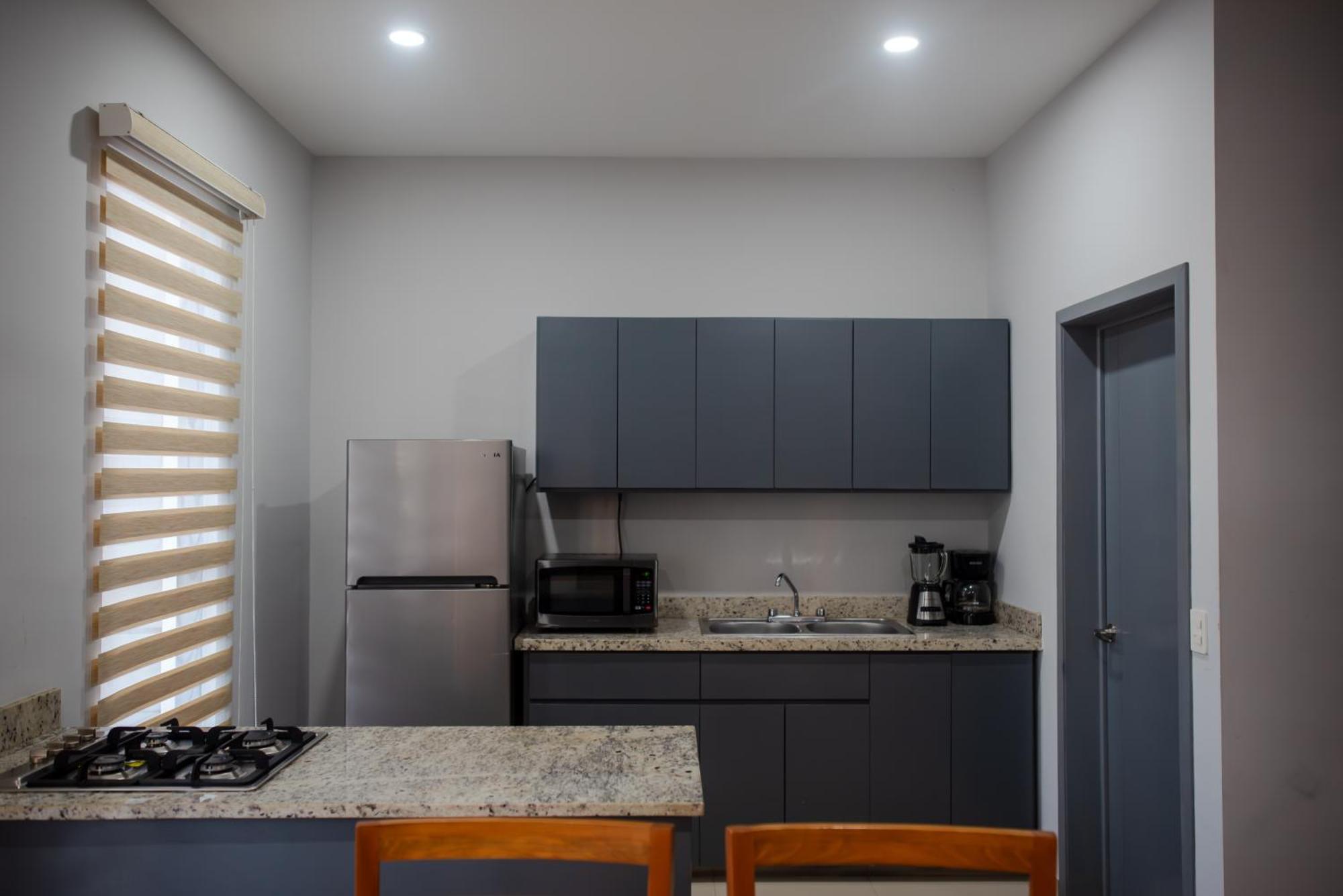 2Br/2Ba Condo 1 Block To Ocean! - Unit 3 Mazatlán Eksteriør billede